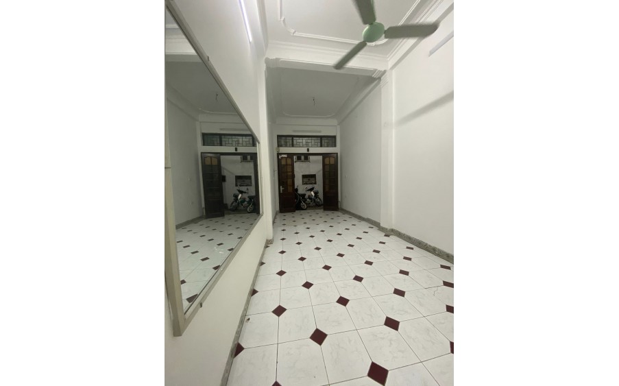 Cho thuê nhà ngõ ô tô Hồ Đắc Di- Đống Đa, 45m2, 3 tầng - Giá 15 Triệu/tháng